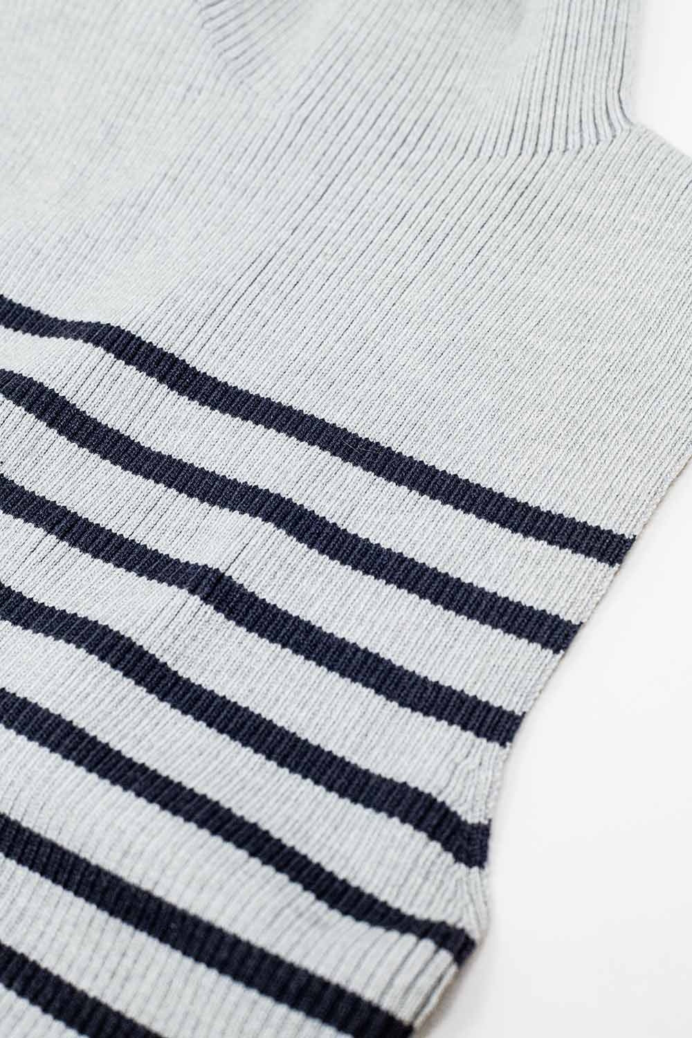 Pull rayé tortue en gris clair