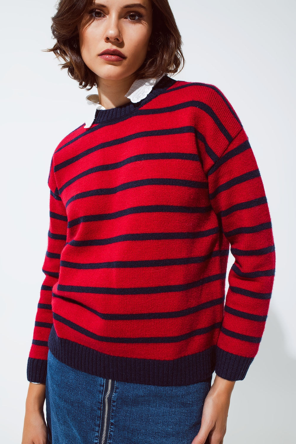 Red sweater with blue stripes and a white crew neck Q2 Sweaters BoutiqueLua