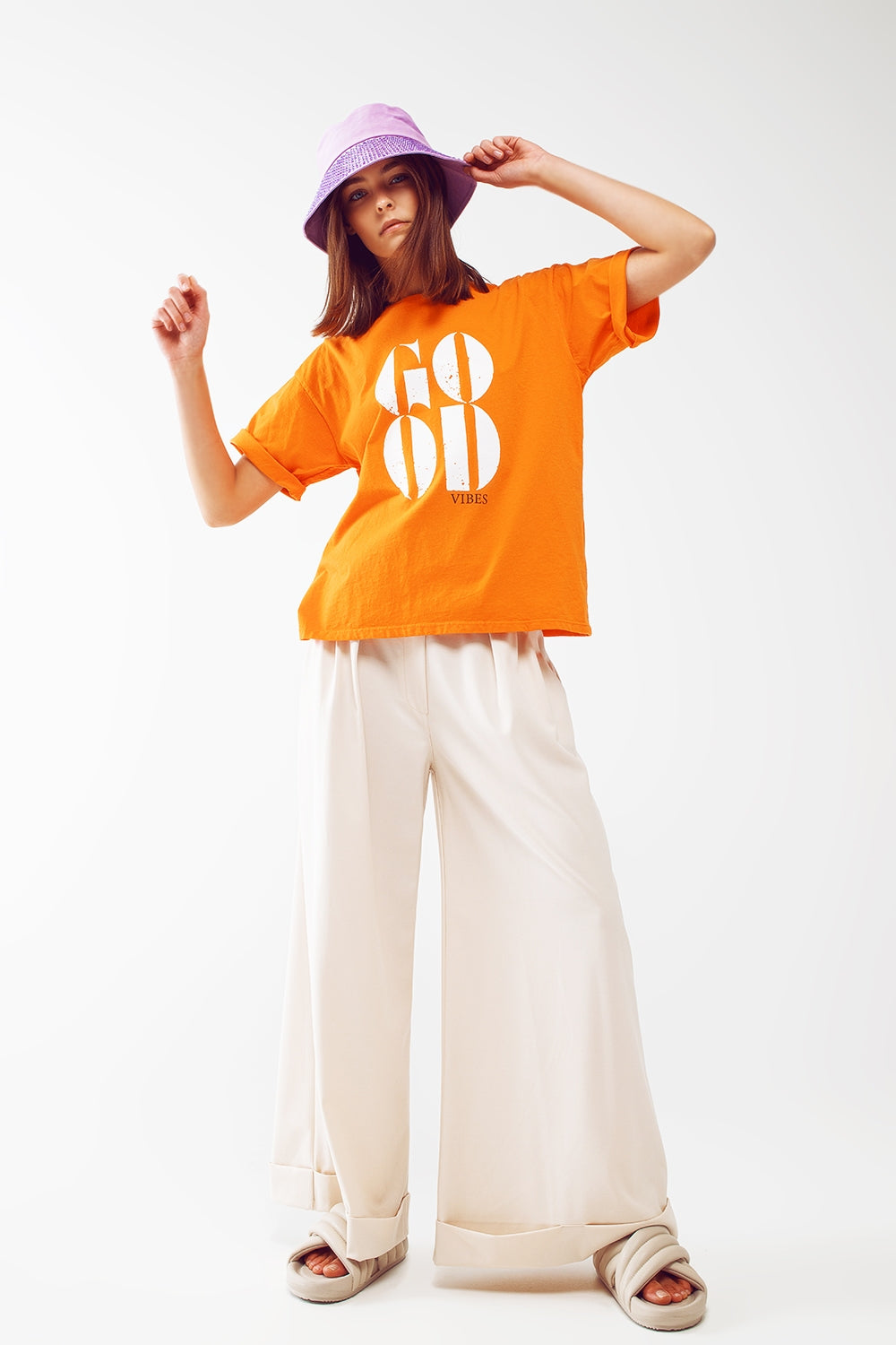 T-shirt With Good Vibes Text In Orange - T-Shirts