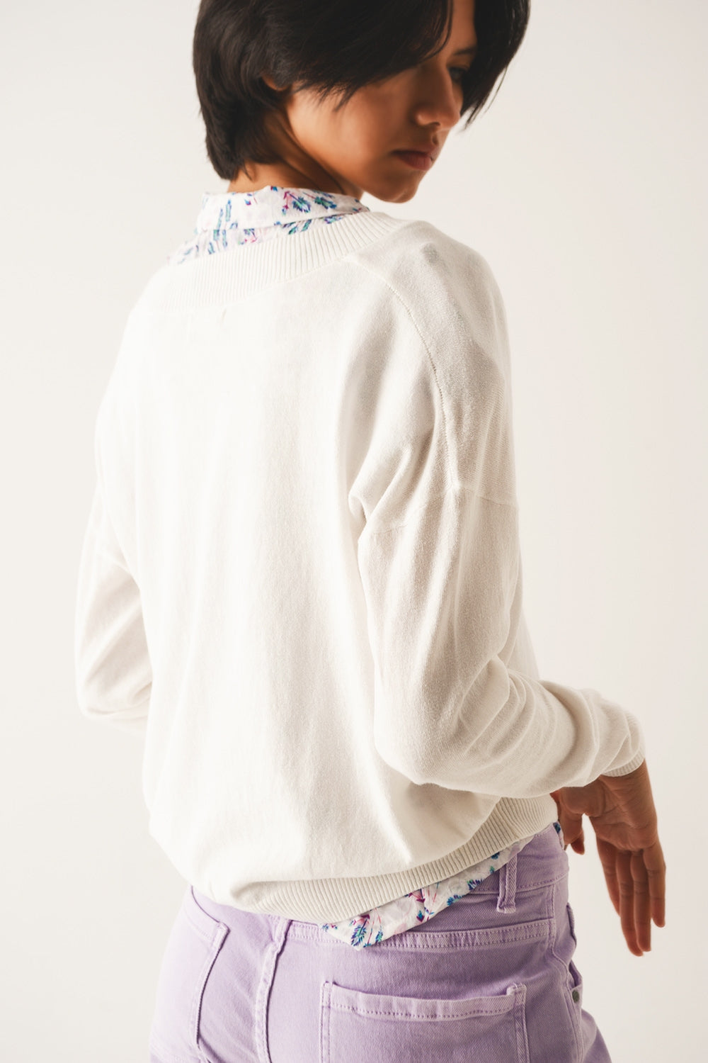 v neck fine knit sweater in cream Q2 Sweaters BoutiqueLua