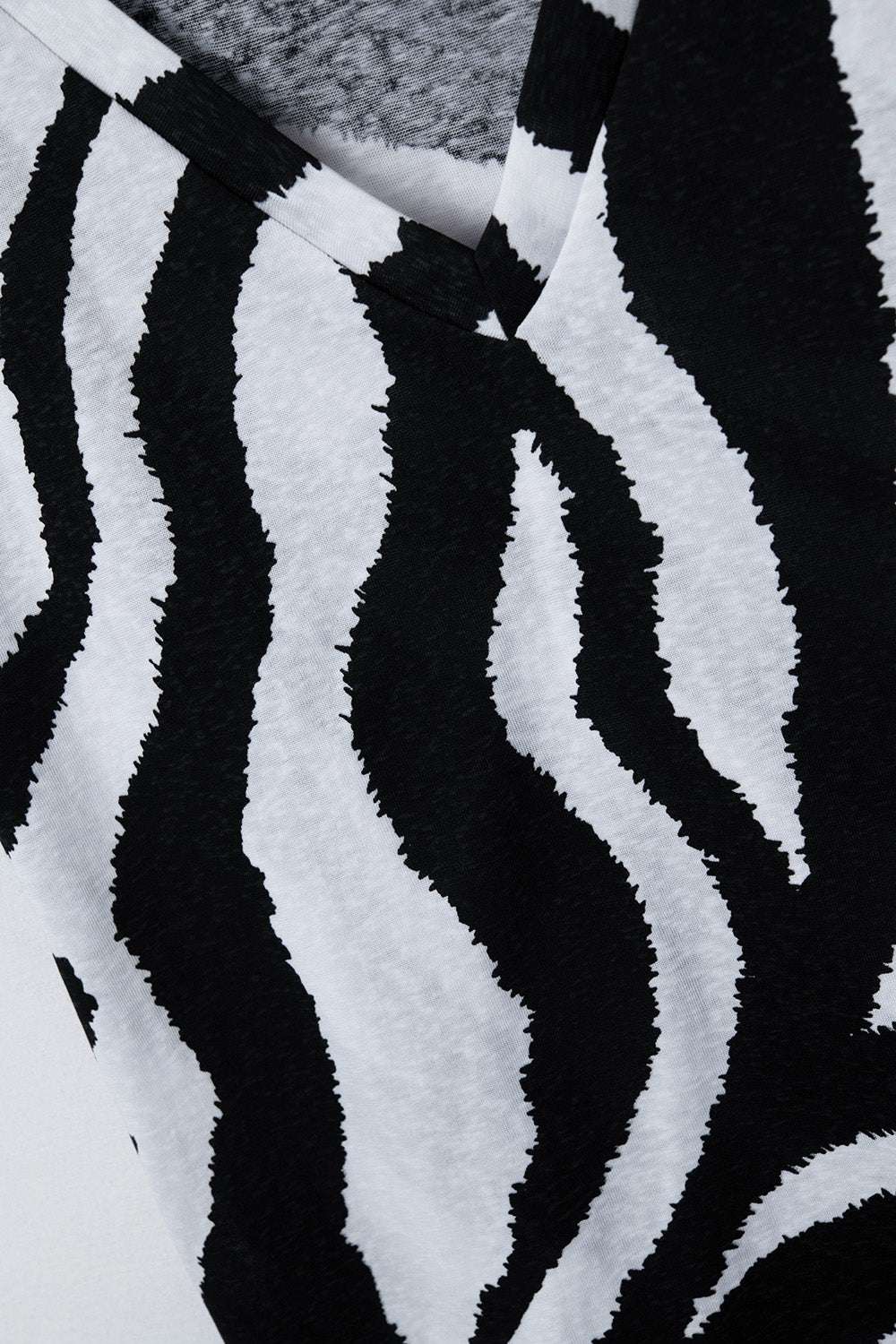V-neck t-shirt with black zebra print - T-Shirts