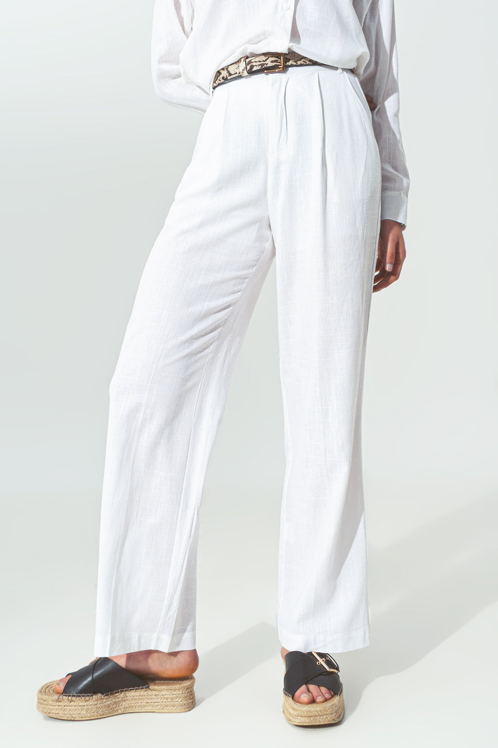 Wide-legged pants in light cotton fabric in white - Trousers