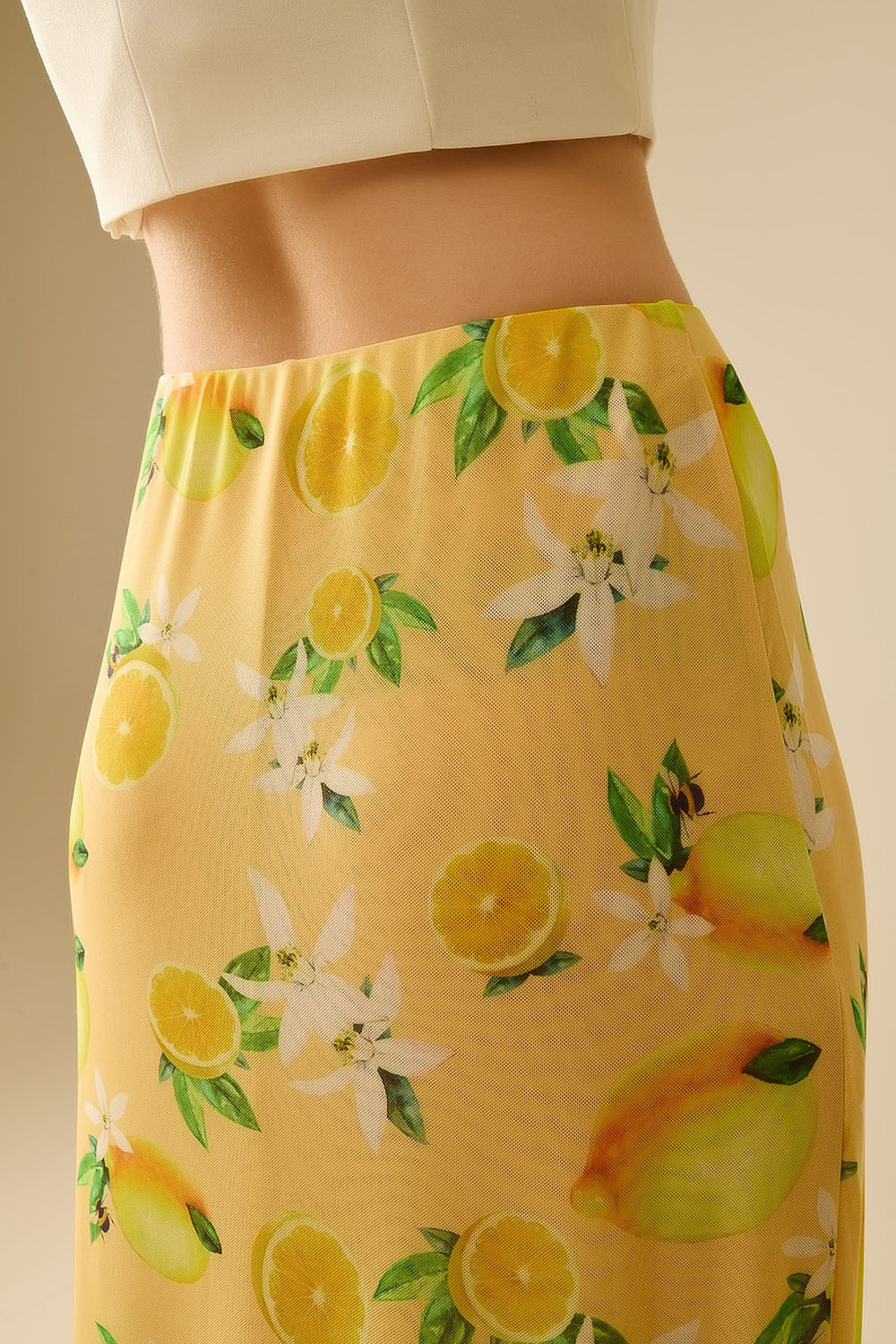 Yellow Fitted midi skirt with lemon print in mesh fabric - Skirts
