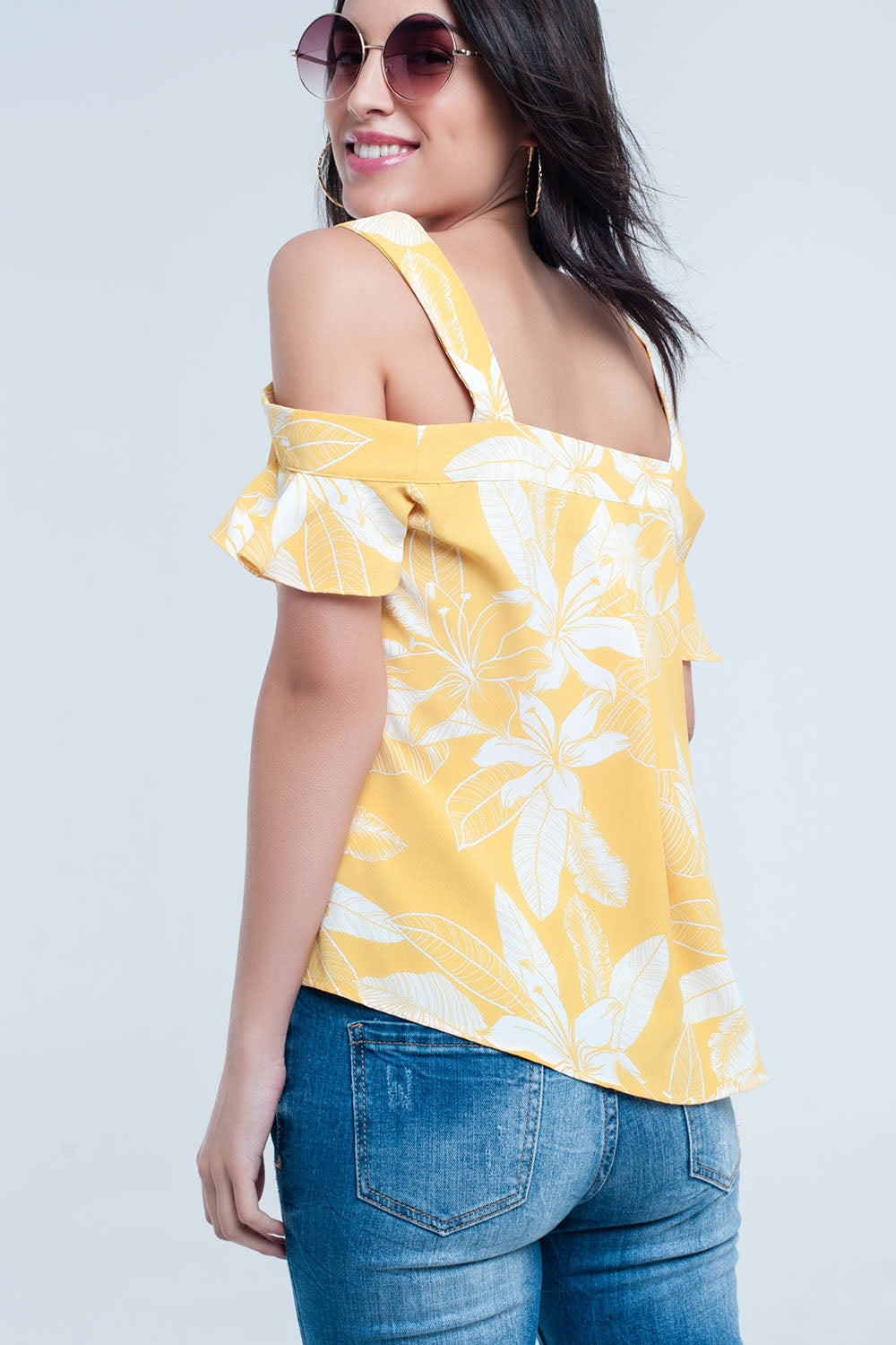 Yellow flower top and ruffles detail - Tops