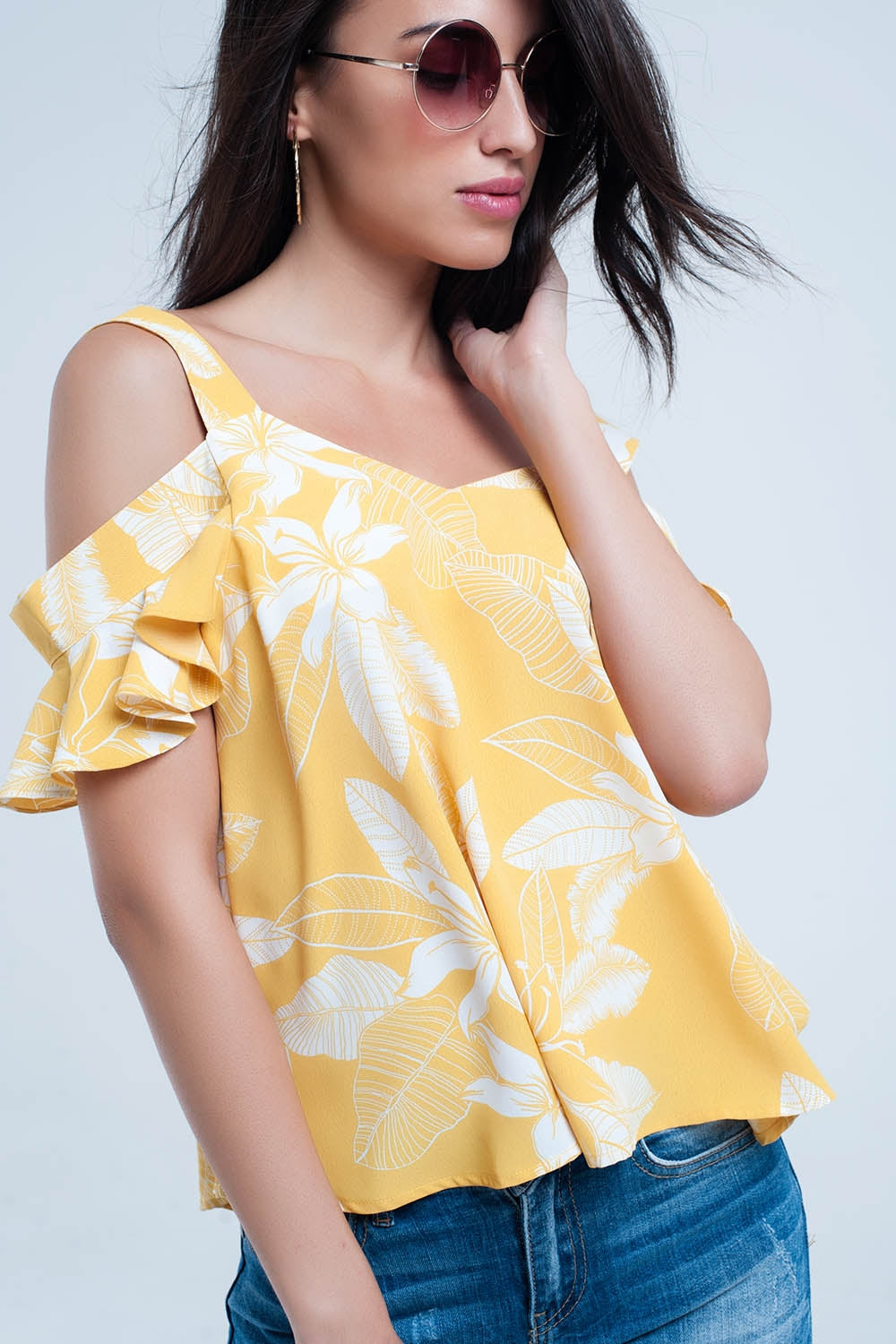 Yellow flower top and ruffles detail - Tops