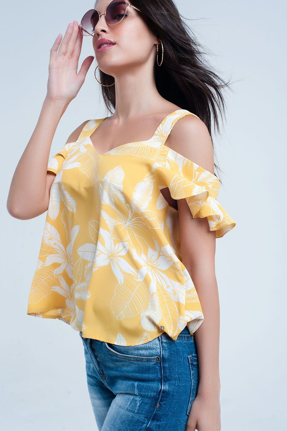 Yellow flower top and ruffles detail - Tops