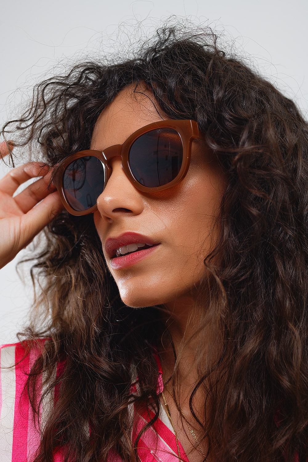 90's Round Sunglasses With Brown Tinted Lenses and Light Brown Frame - Sunglasses
