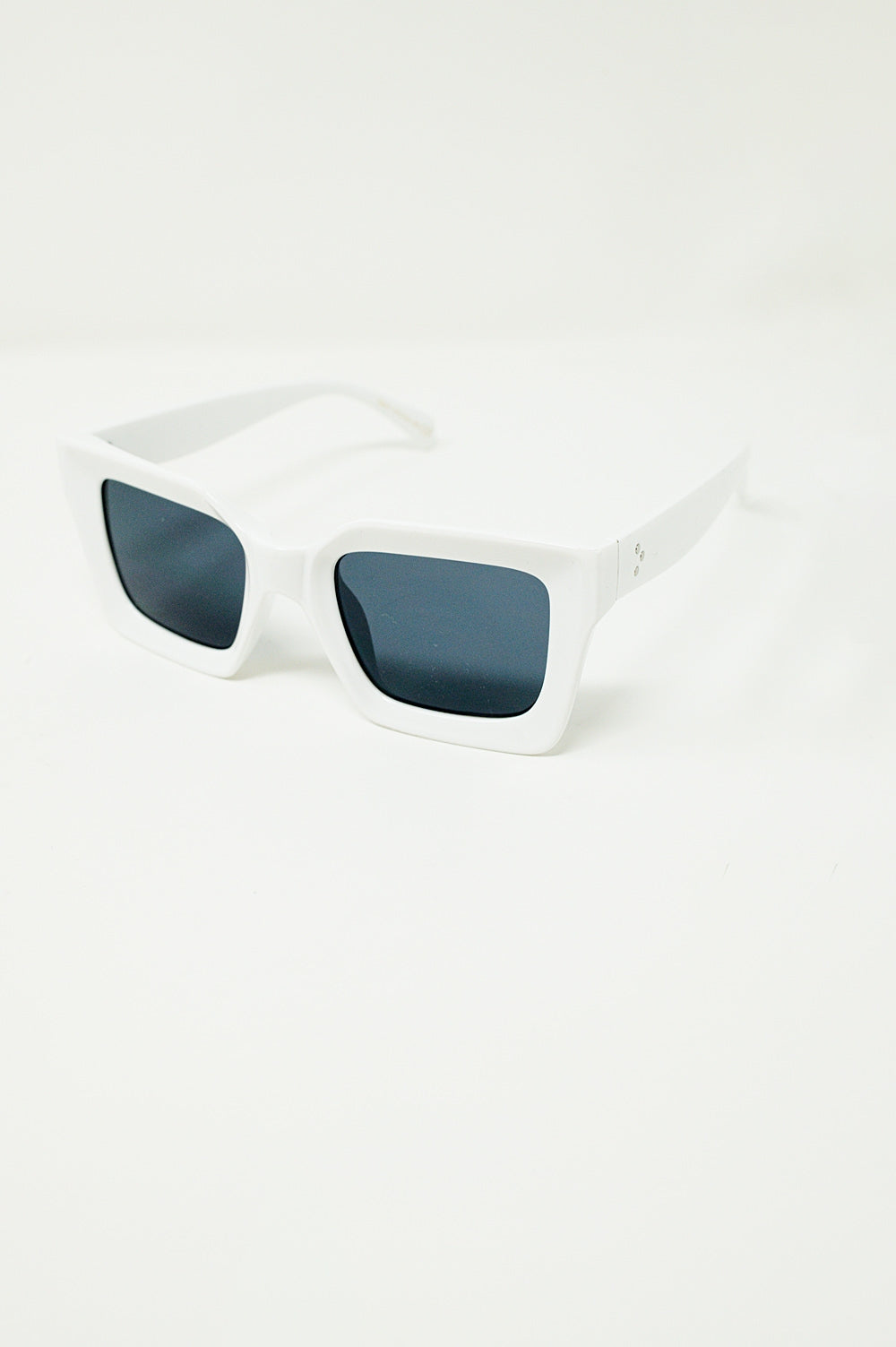 90's Squared Sunglasses in white - Sunglasses