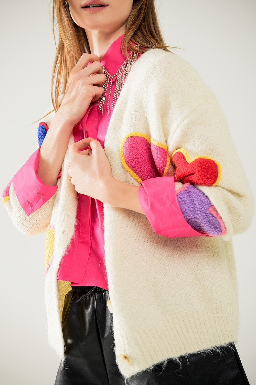 Beige knitted cardigan with embroidered hearts - Cardigans