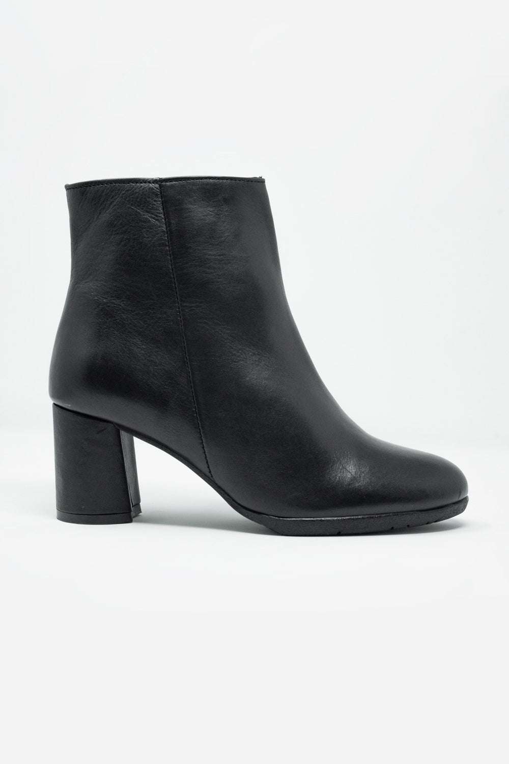 black blocked mid heeled ankle boots with round toe - Shoes