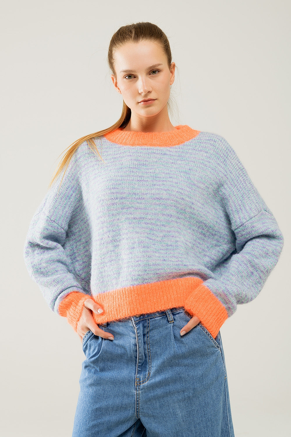 Q2 Oversized light blue/orange knit sweater
