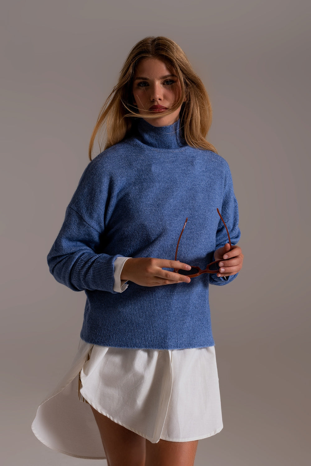 Blue turtleneck sweater in a soft knitted fabric Q2 Sweaters BoutiqueLua