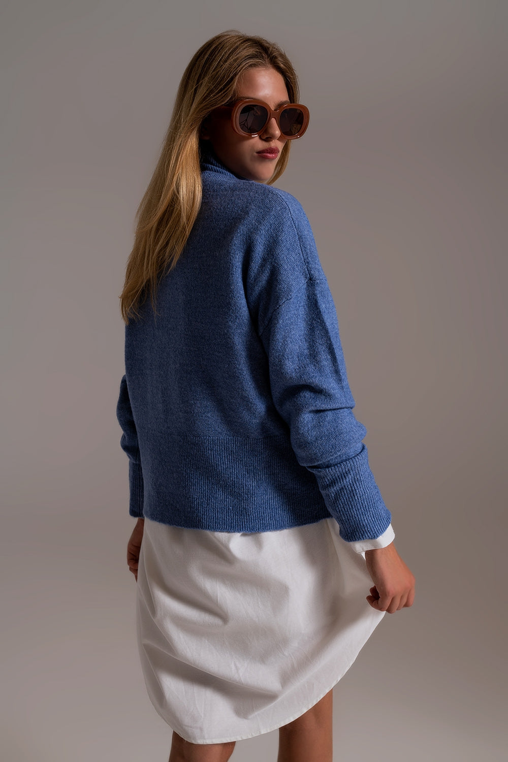 Blue turtleneck sweater in a soft knitted fabric Q2 Sweaters BoutiqueLua