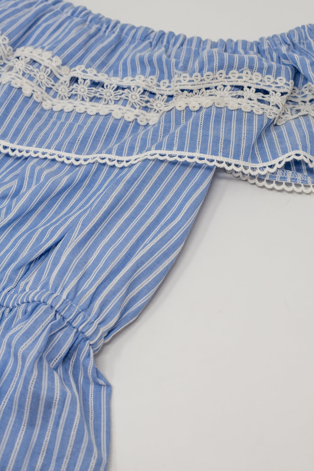 boat neck top in blue stripes with lace detail - Shirts