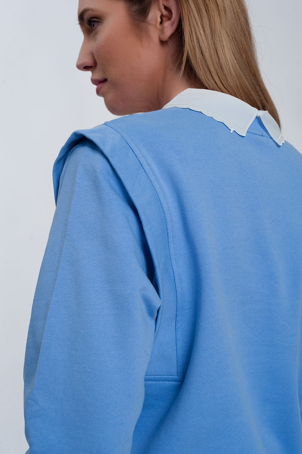 Boyfriend sweatshirt with shoulder details in blue Q2 Sweaters BoutiqueLua