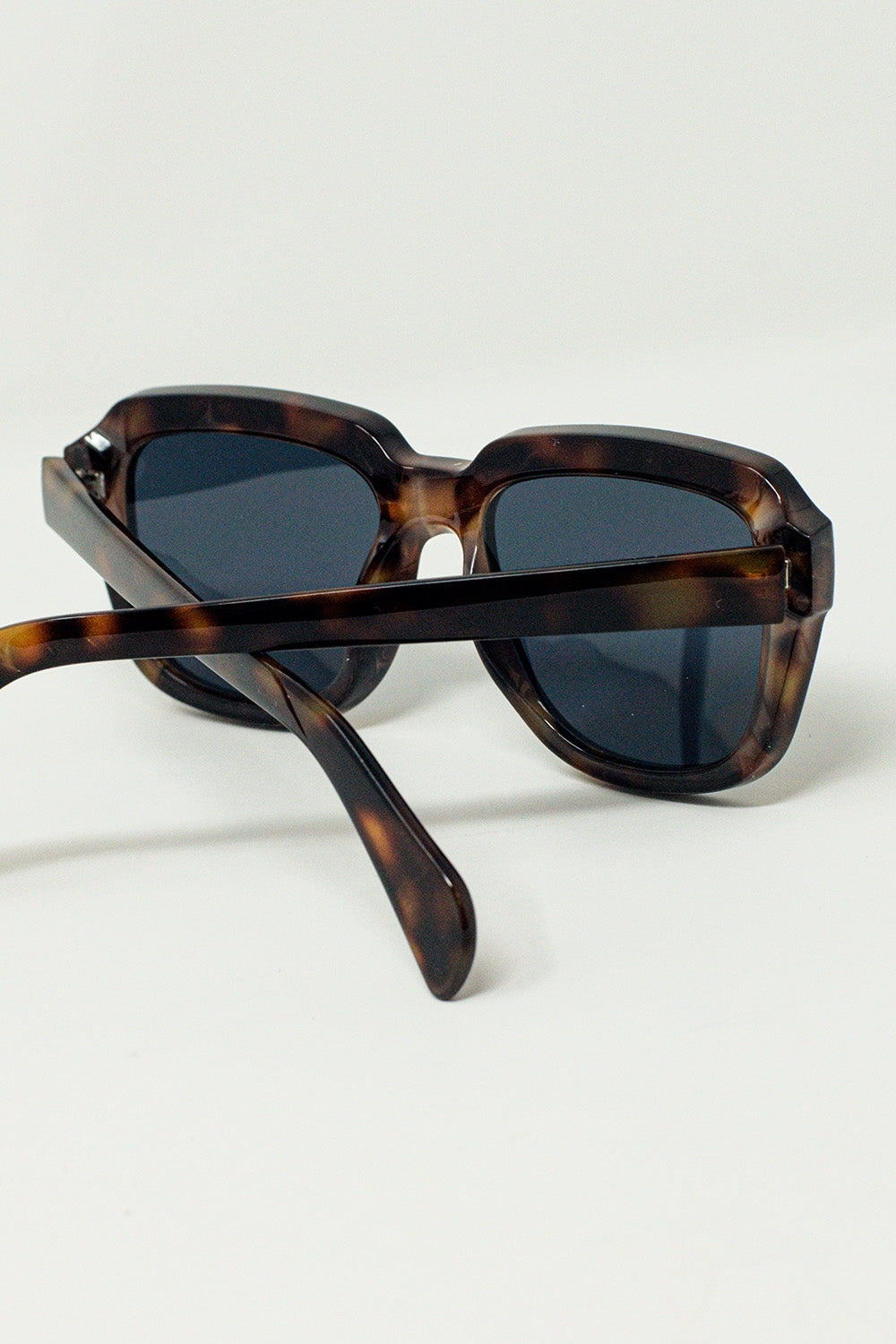 Chunky Square Sunglasses With Dark Brown Tortoise Shell Frame - Sunglasses
