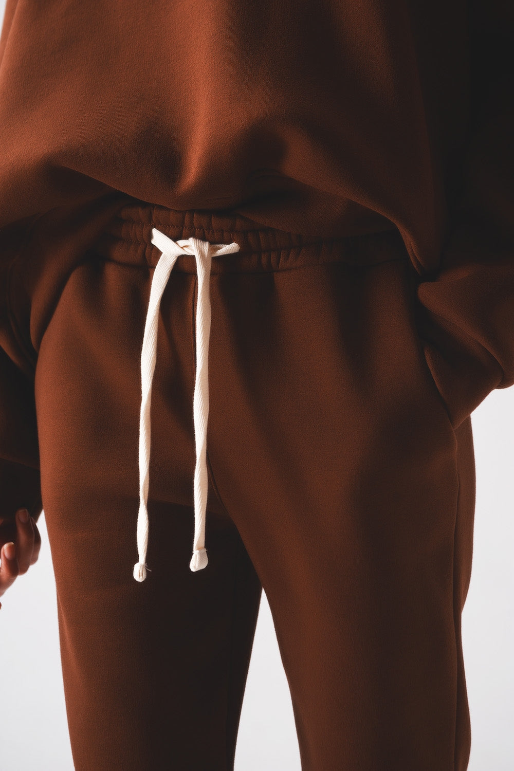 Cotton jogger in brown Q2 Pants BoutiqueLua