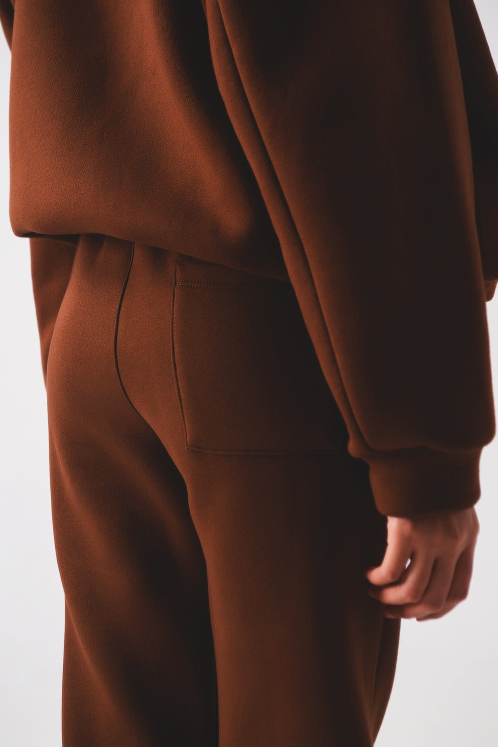 Cotton jogger in brown Q2 Pants BoutiqueLua