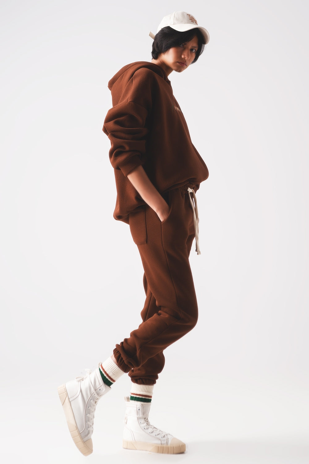 Cotton jogger in brown Q2 Pants BoutiqueLua