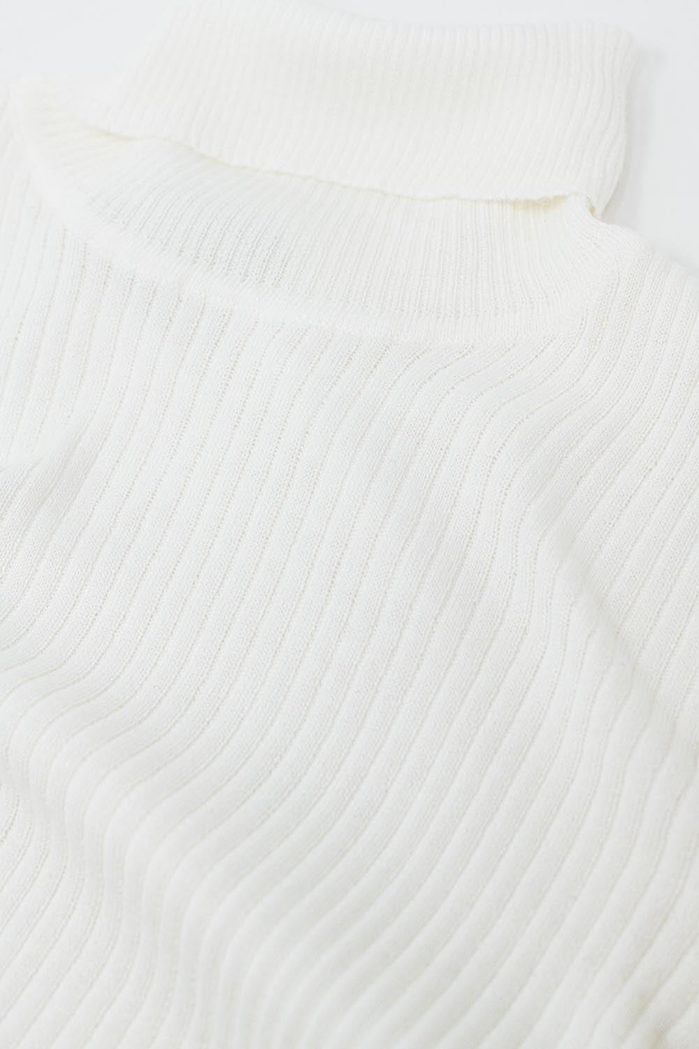 Pull basique côtelé à col montant couleur crème