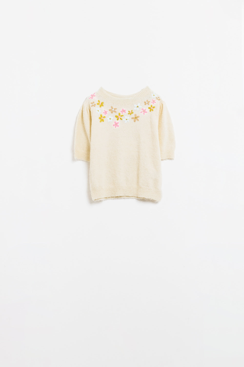 Cream chunky knit short-sleeved sweater with pastel-colored embroidered flowers - Sweaters