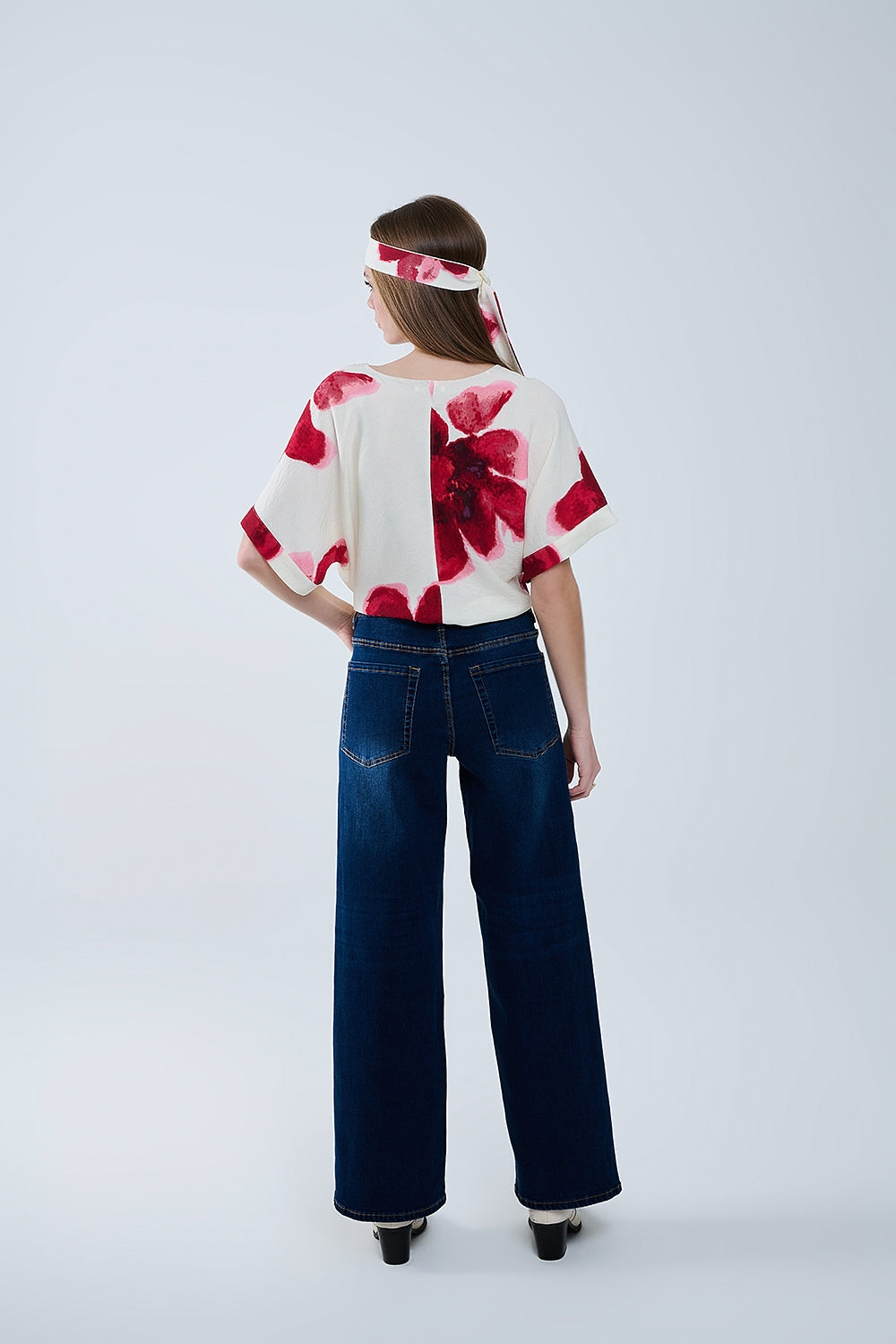 Cropped Beige Blouse With Tropical Floral Print in Red Tied At The Waist - Blouses