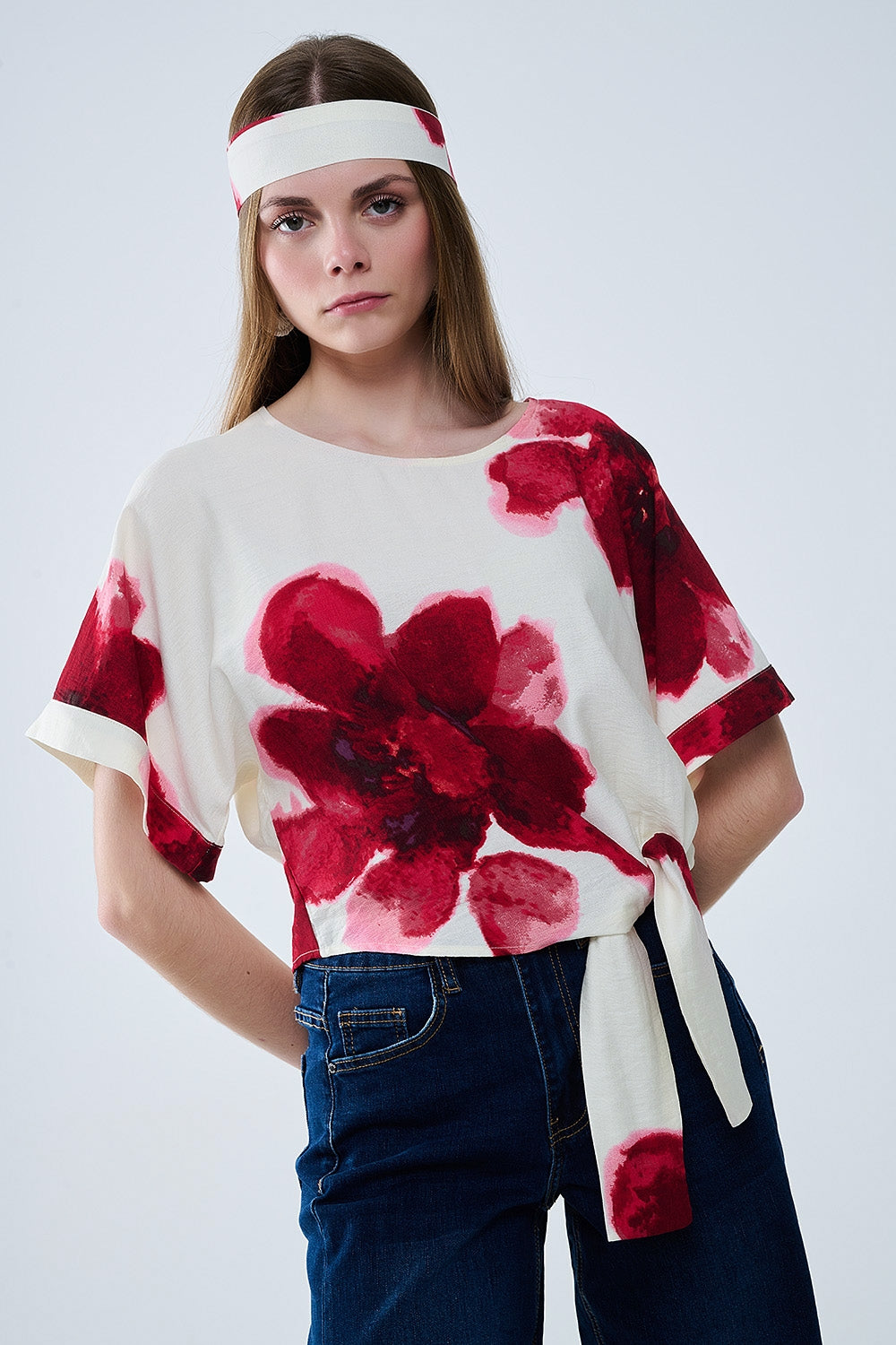 Cropped Beige Blouse With Tropical Floral Print in Red Tied At The Waist - Blouses