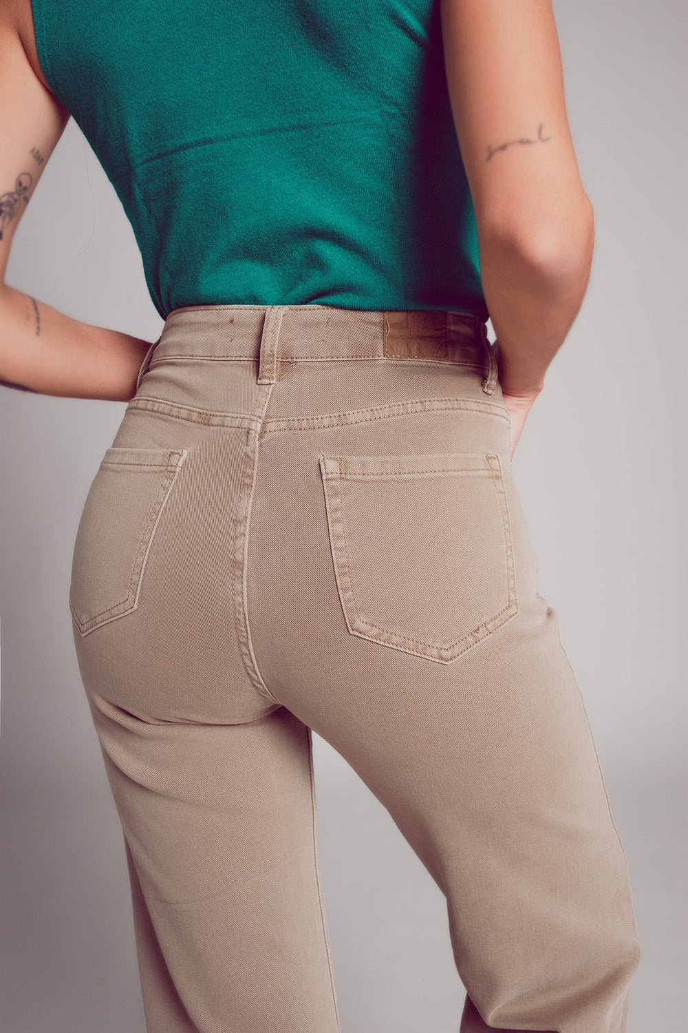 Cropped wide leg jeans in beige color Q2 Jeans BoutiqueLua