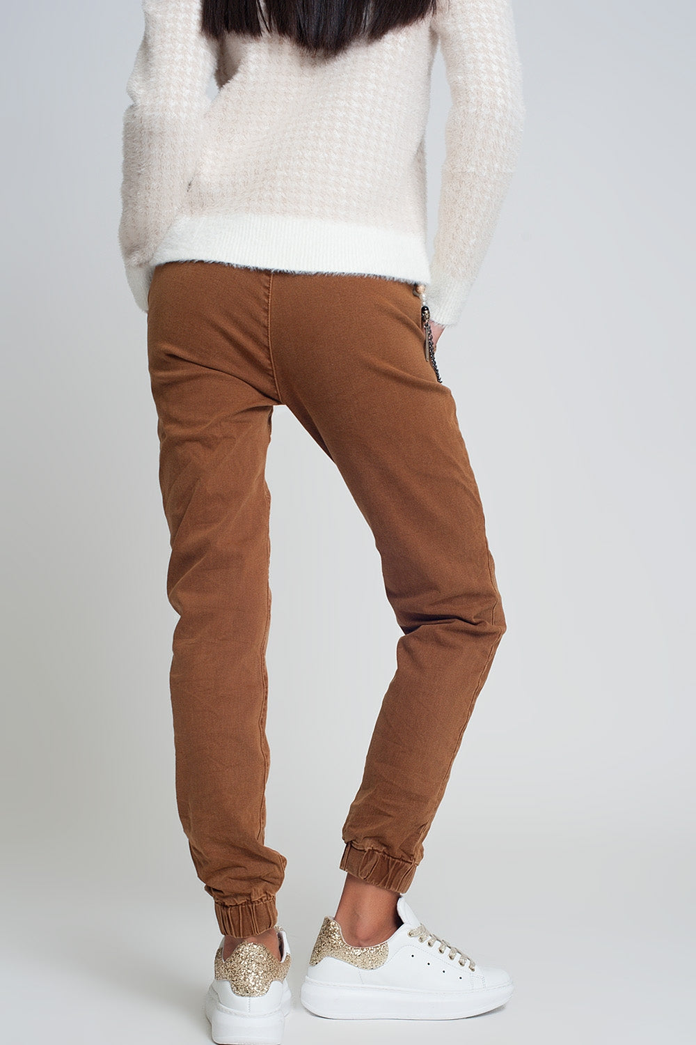 Cuffed utility pants with chain in brown Q2 Jeans BoutiqueLua
