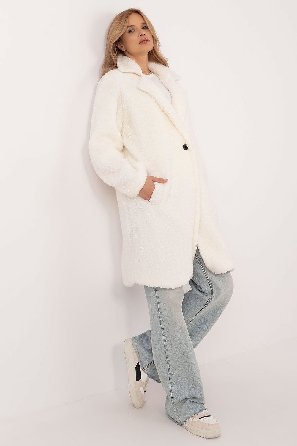 Elegant Women's Winter Coat - Coats and Jackets
