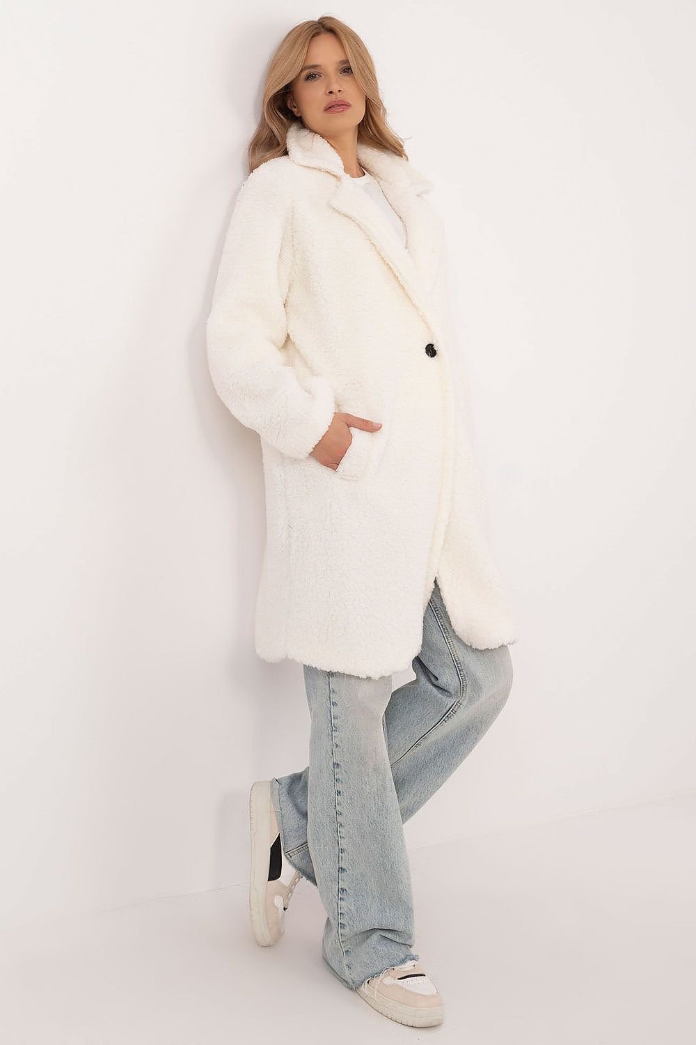 Elegant Women's Winter Coat - Coats and Jackets