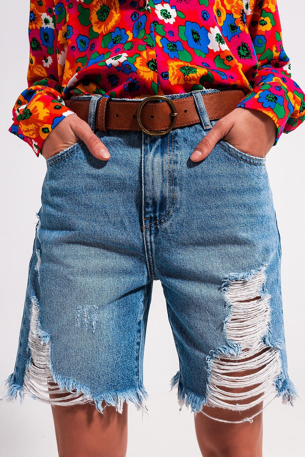 Denim shorts with distressing in light blue Q2 Jeans BoutiqueLua