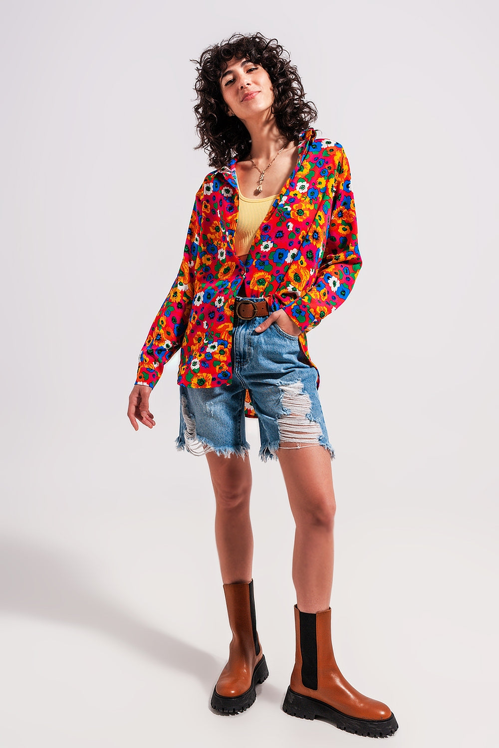 Denim shorts with distressing in light blue Q2 Jeans BoutiqueLua