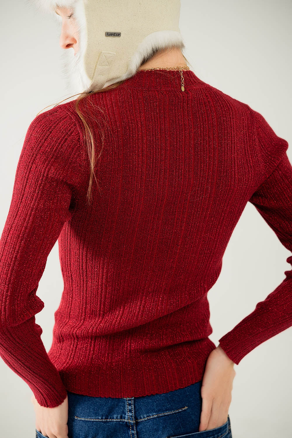Pull côtelé ajusté marron avec détail en fil argenté