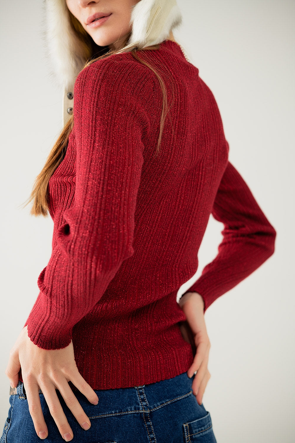 Pull côtelé ajusté marron avec détail en fil argenté