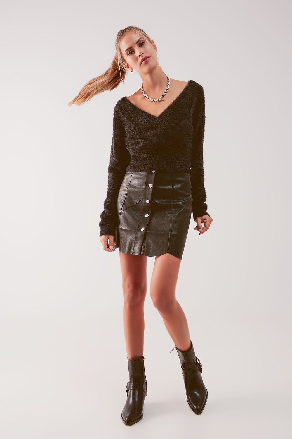 Fluffy v neck knit jumper in black Q2 Sweaters BoutiqueLua