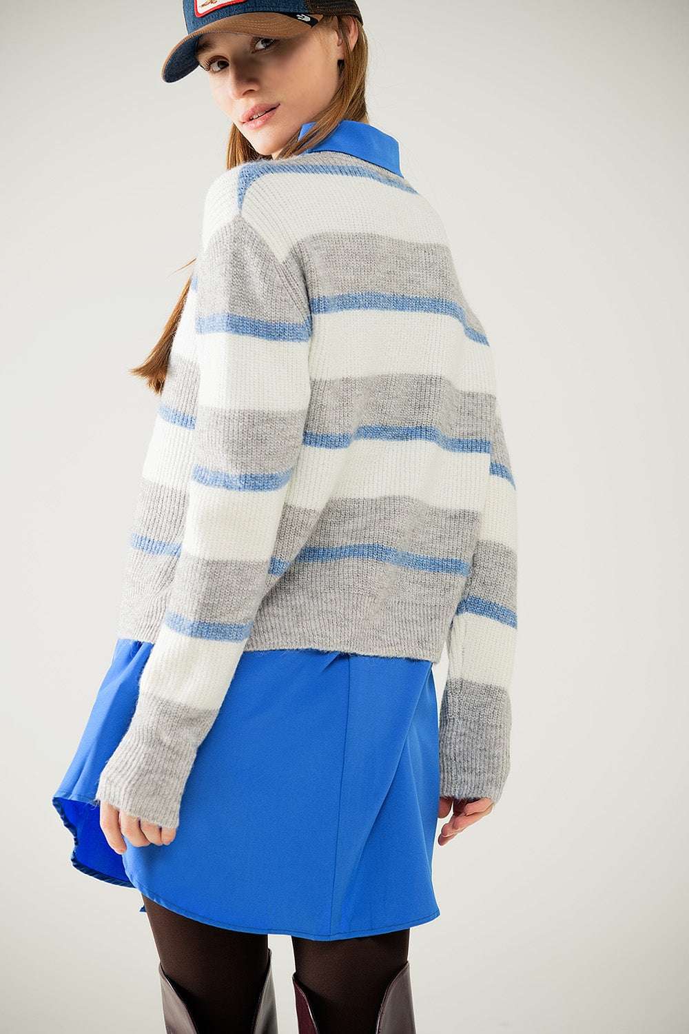Grey jersey with ecru and blue stripes - Jumpers