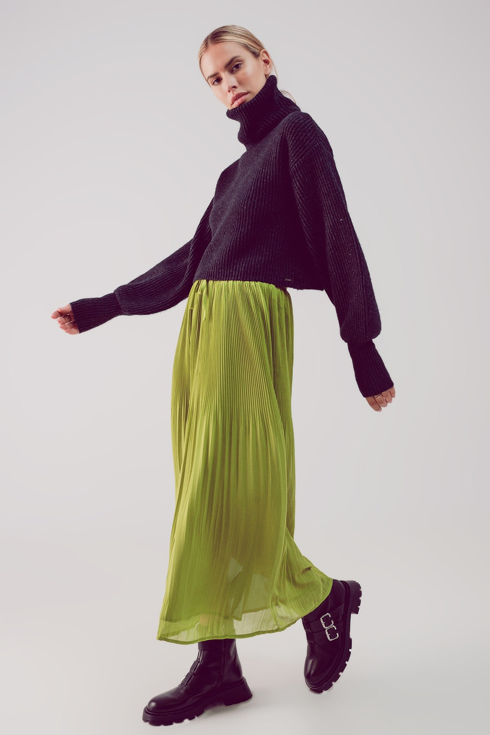 High neck jumper with balloon sleeve in black Q2 Sweaters BoutiqueLua