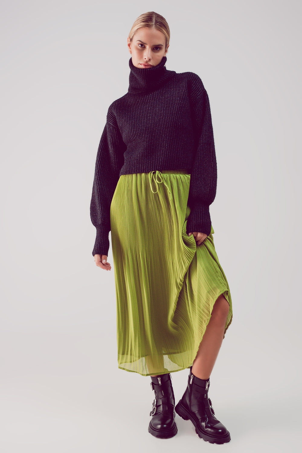 High neck jumper with balloon sleeve in black Q2 Sweaters BoutiqueLua