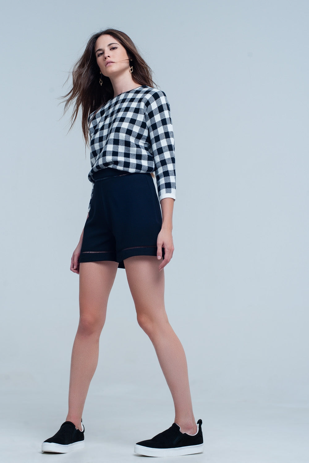 High waist black short with lace detail - Trousers