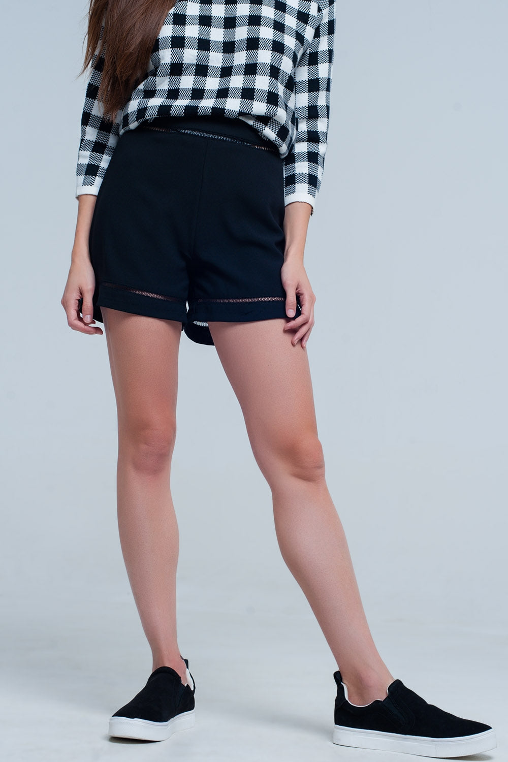 High waist black short with lace detail - Trousers