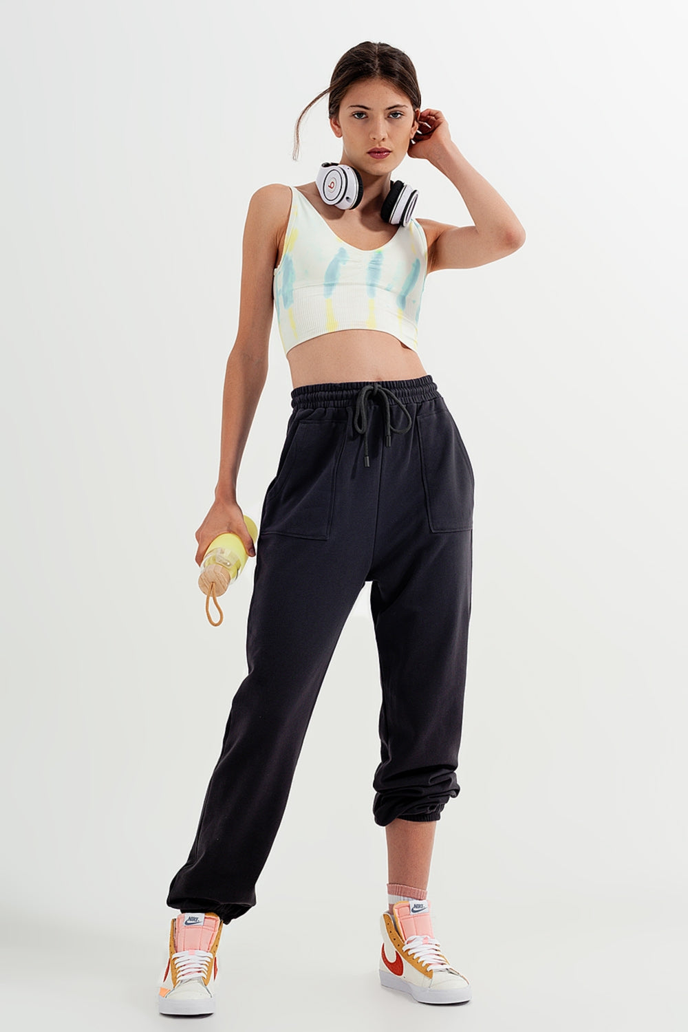 Joggers with elastic waist band in dark gray Q2 Pants BoutiqueLua