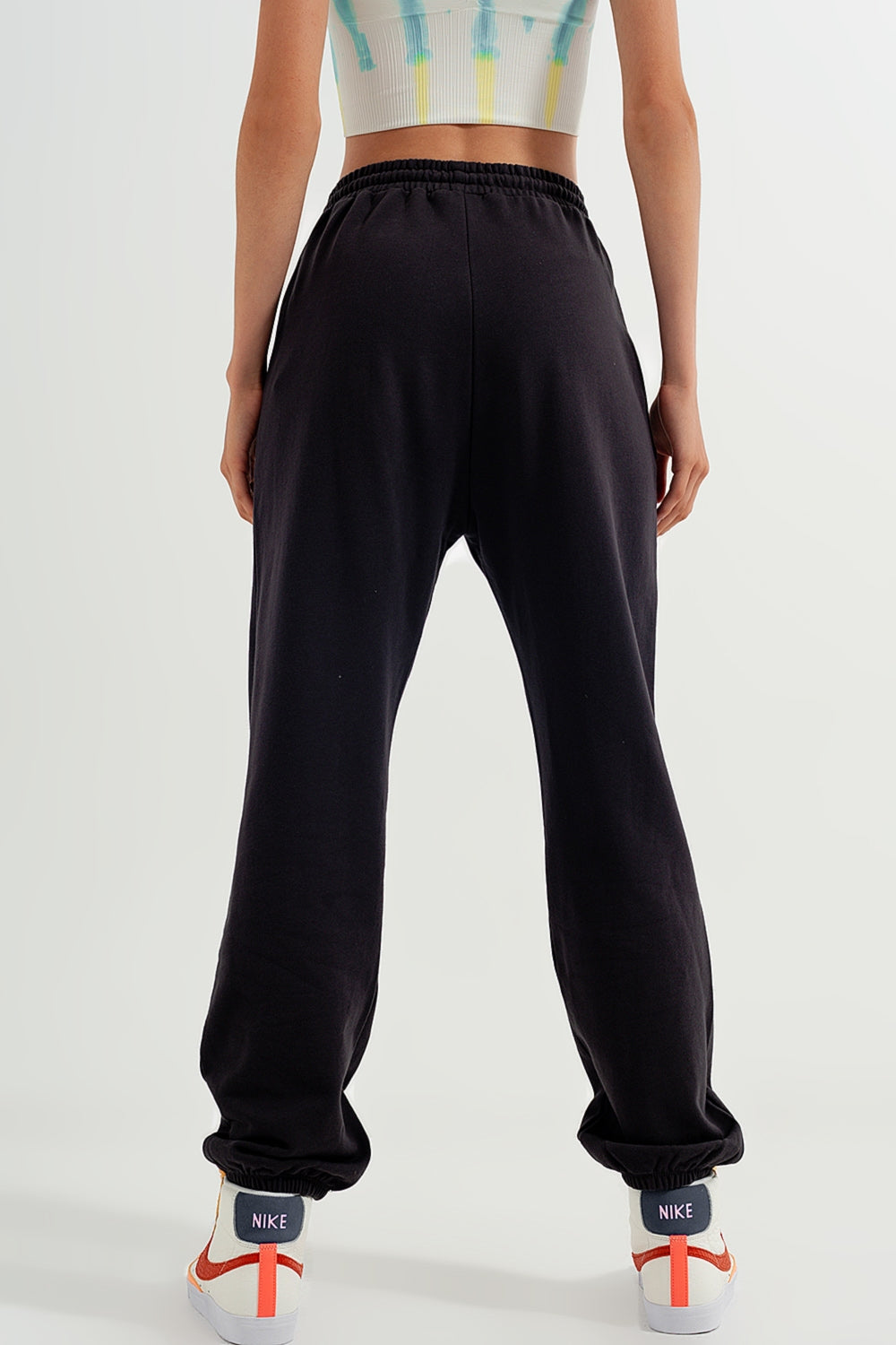 Joggers with elastic waist band in dark gray Q2 Pants BoutiqueLua