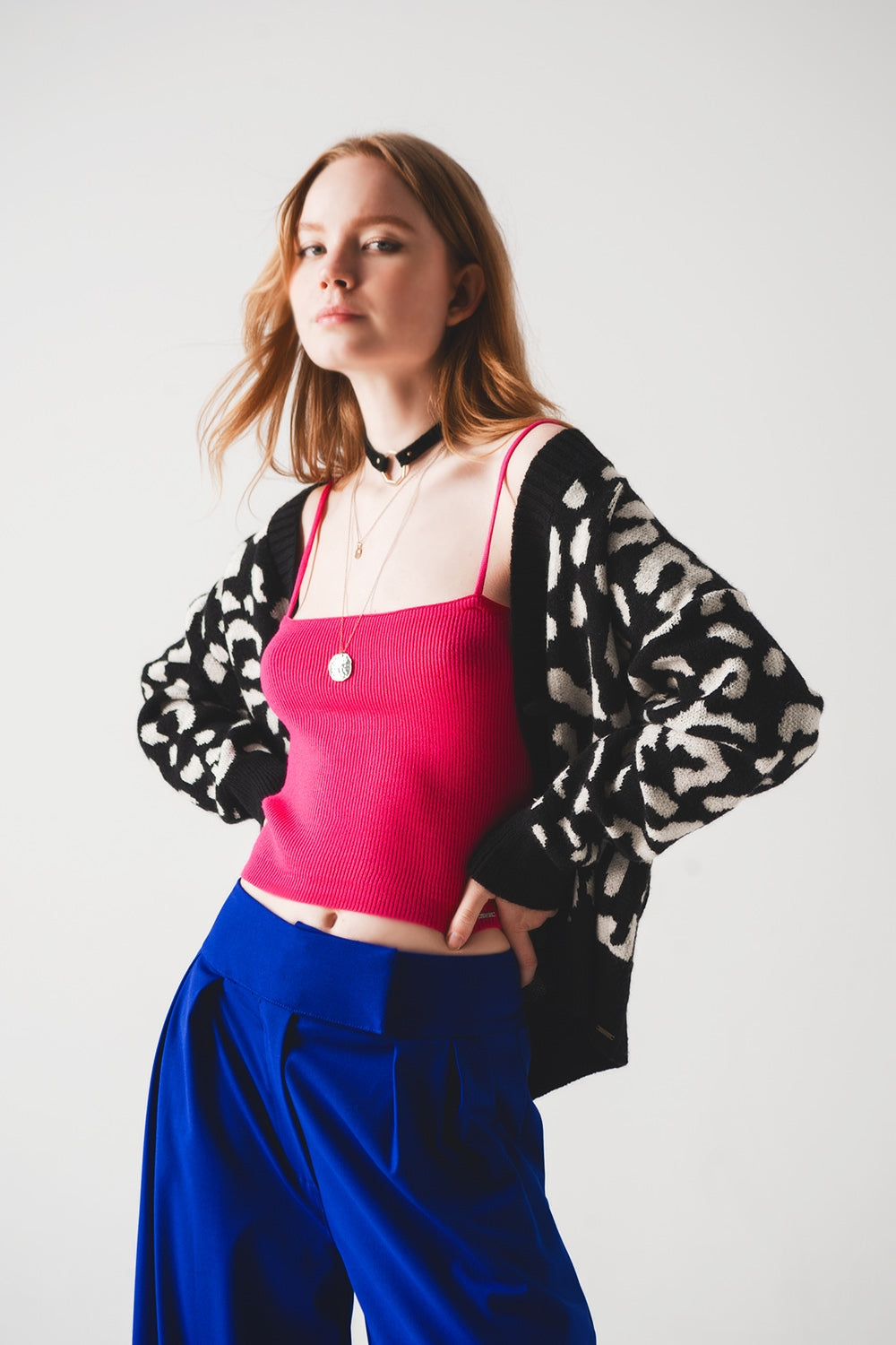 Knitted clean ribbed tank top in fucshia Q2 Sweaters BoutiqueLua