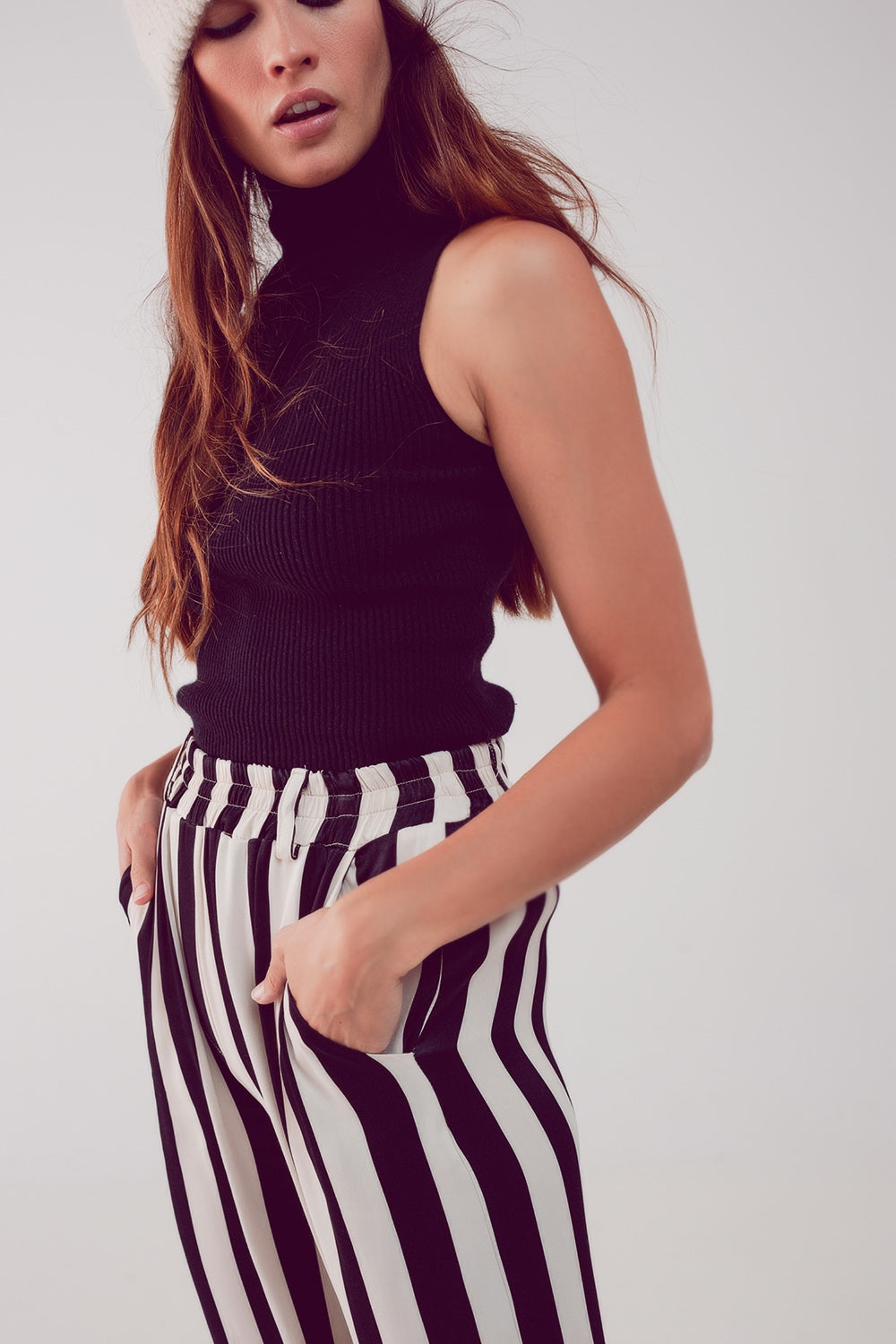 Knitted high neck top in black Q2 Sweaters BoutiqueLua
