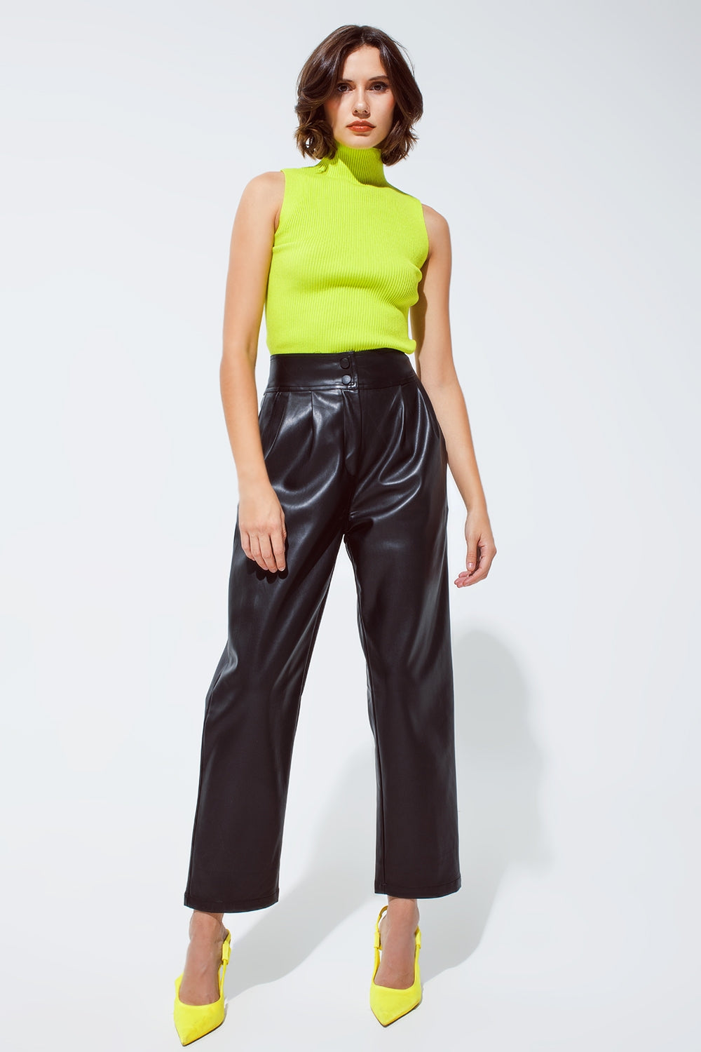 Knitted lime top without sleeves Q2 Sweaters BoutiqueLua
