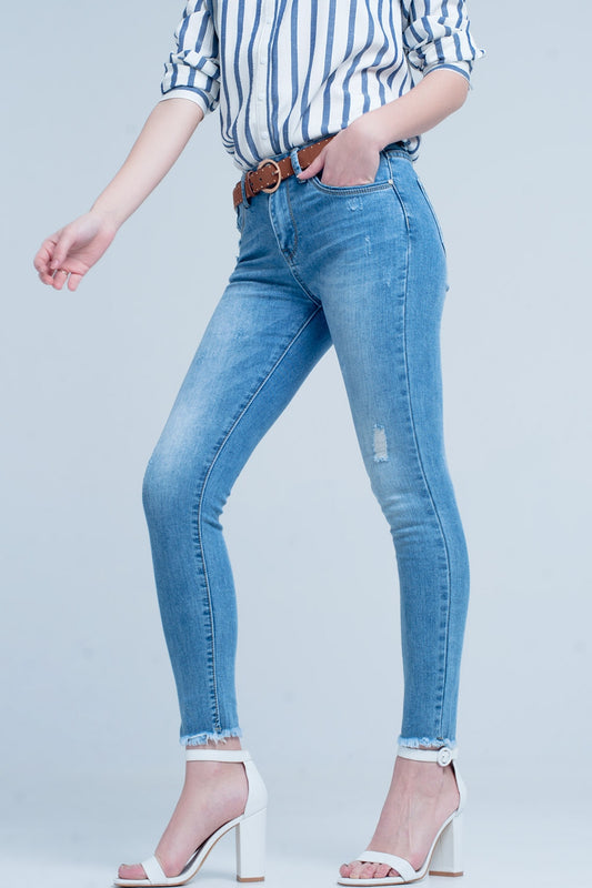 light wash skinny jean in blue - Jeans