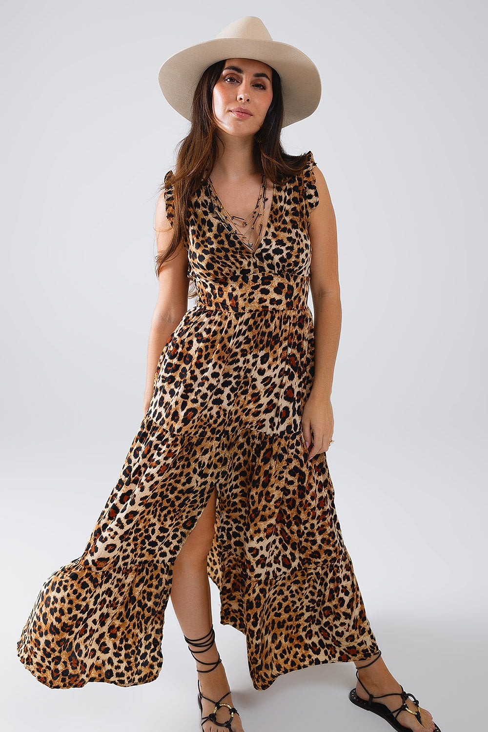 Vestido longo com estampa de leopardo e cintura franzida