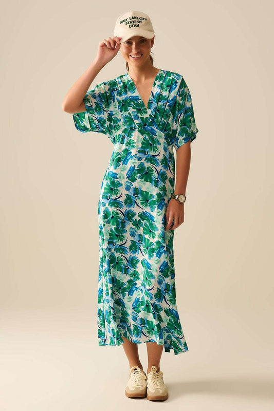 Maxi floral print dress in satin fabric with dropped sleeves - Dresses