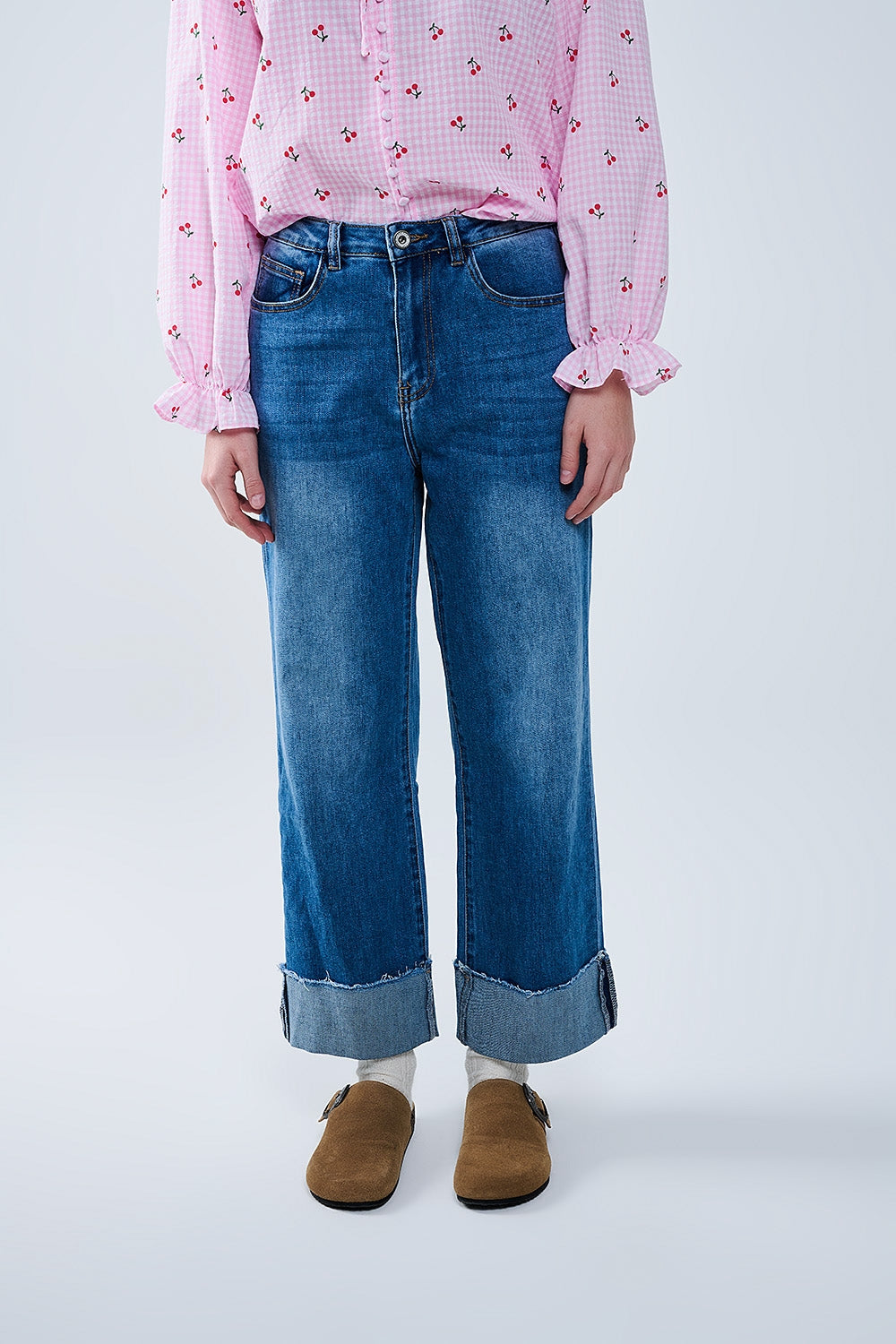 medium wash straight fit on cuffed hem jeans - Jeans